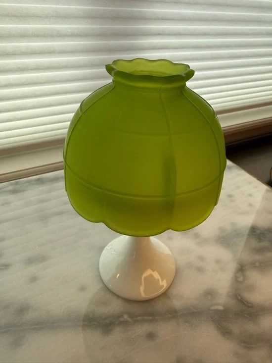 Westmoreland Green and White Frosted Glass Fairy Lamp Minty - Picture 3 of 7
